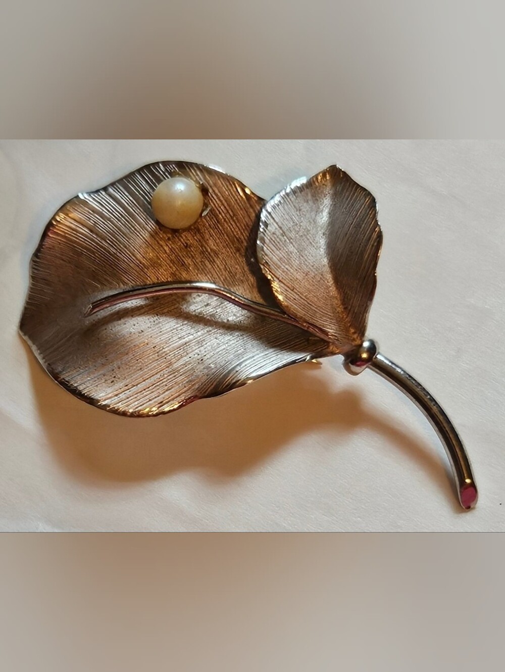 Sterling Silver brooch by Rch-King Textured Leaf with Pearl